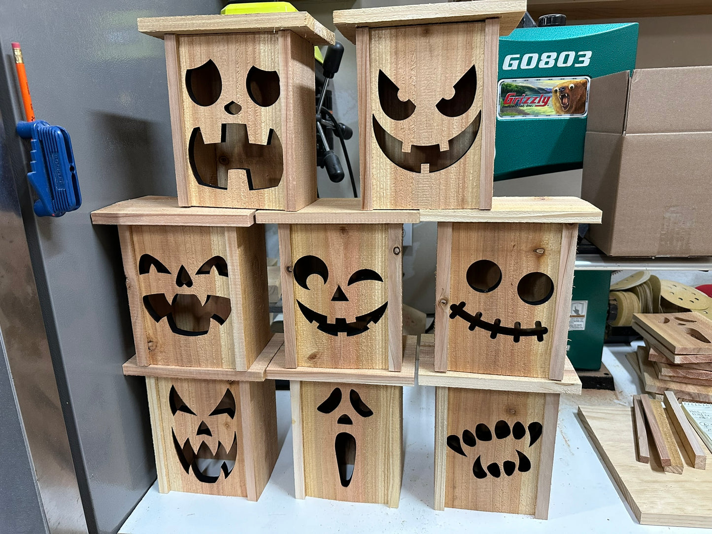 Jack-O-Lanterns With Interchangeable Faces